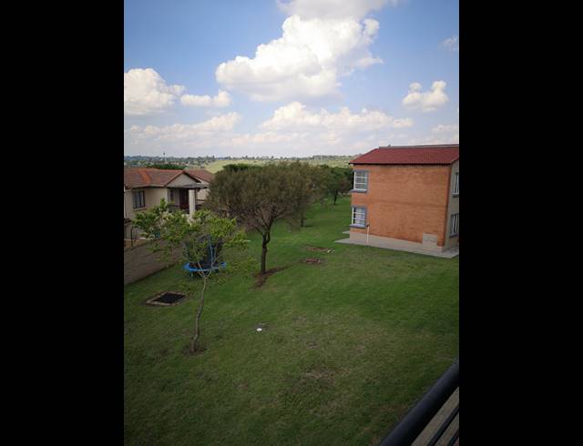 2 BEDROOM APARTMENT FOR SALE IN WILLOWBROOK